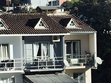 Sobrado com entrada individual de ponta